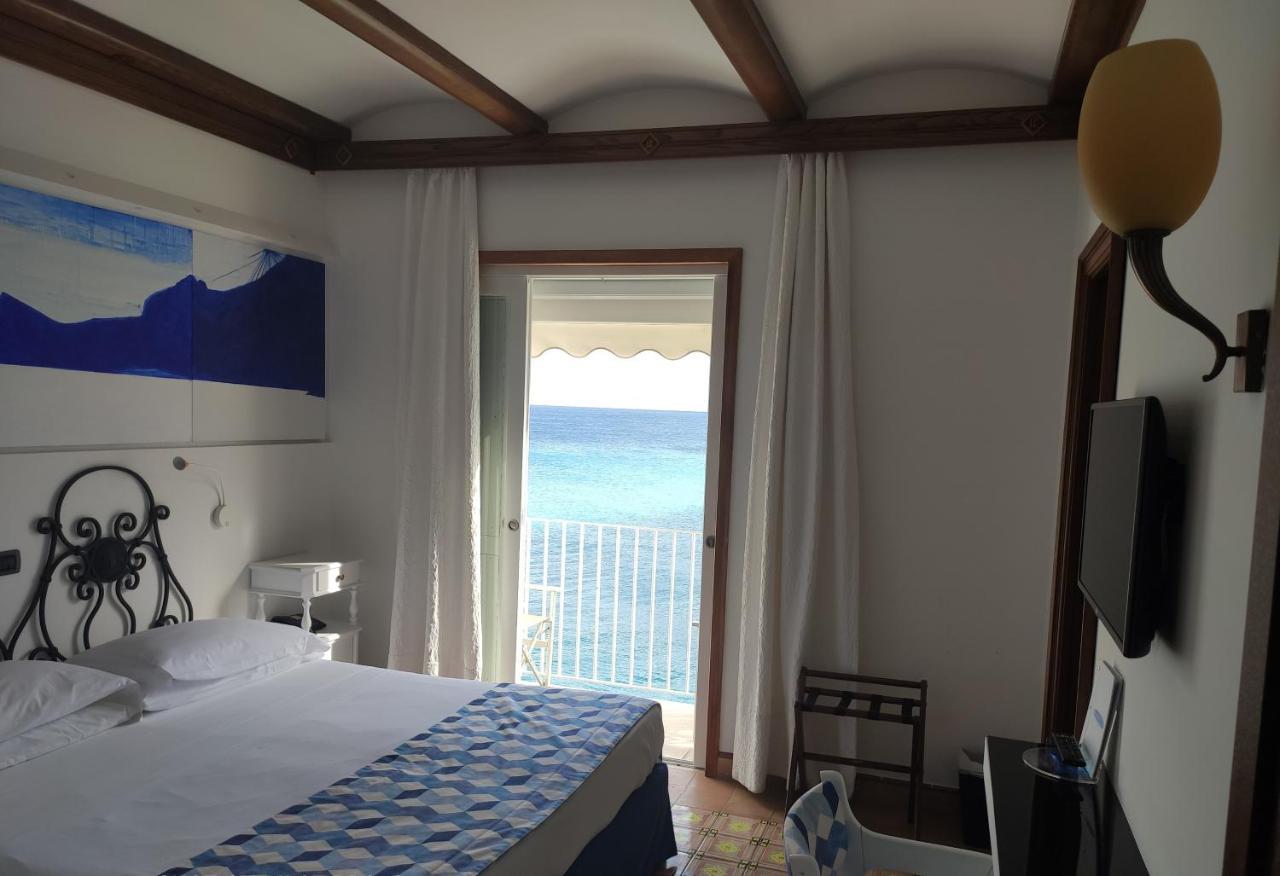 Hotel Taverna Del Capitano 4*