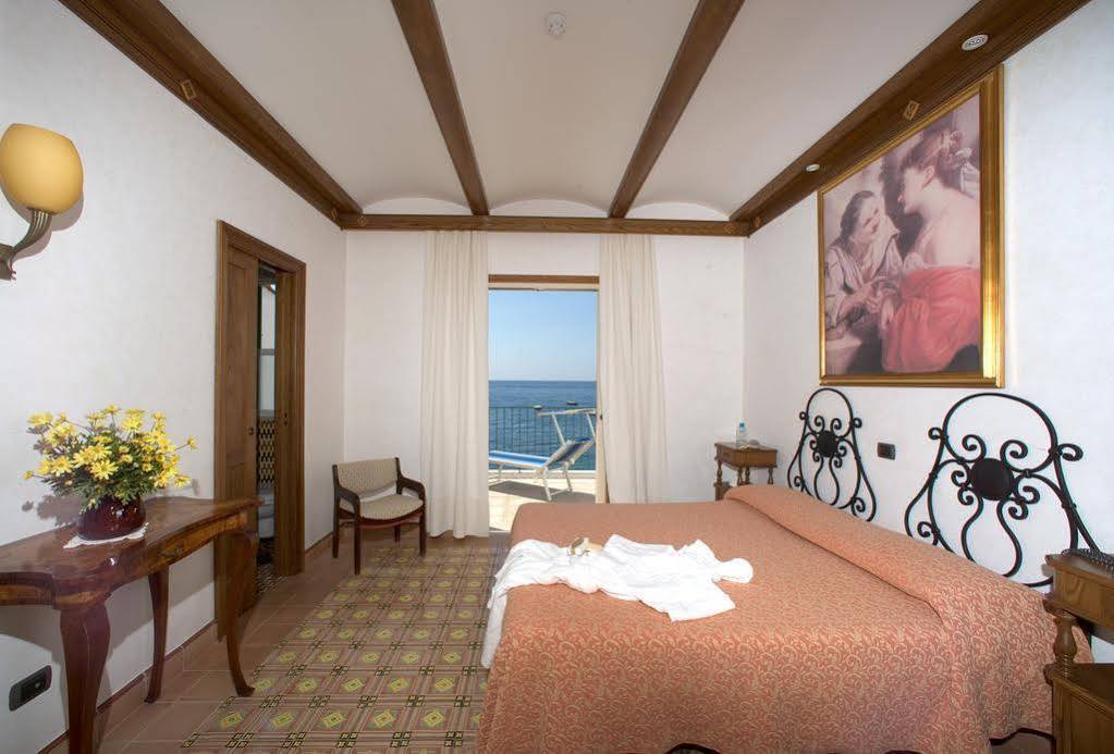 Hotel Taverna Del Capitano